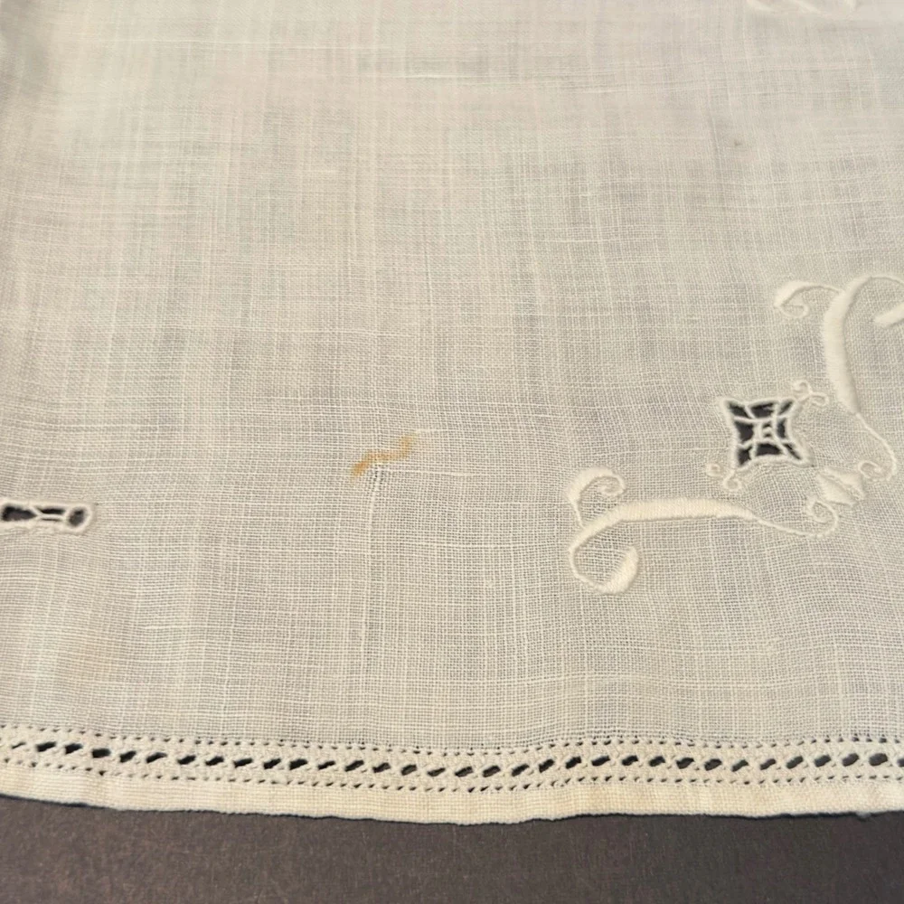 Vintage White Linen Embroidered Cutwork Table Runner and 6 Placemats Set 7pc